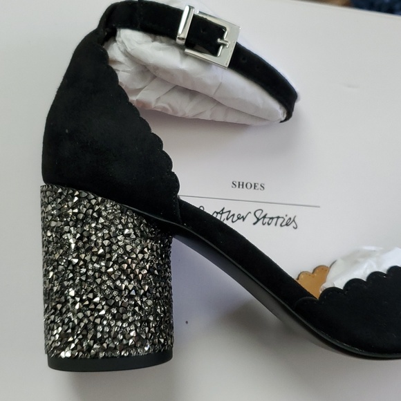 & Other Stories Black suede scallop pumps block heels size 6.5 - Picture 5 of 5